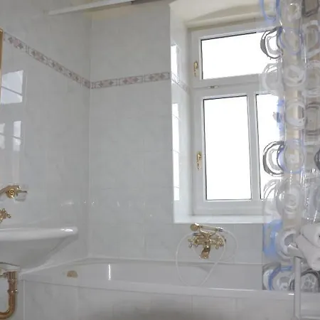 Apartahotel Grattschloessl 3*